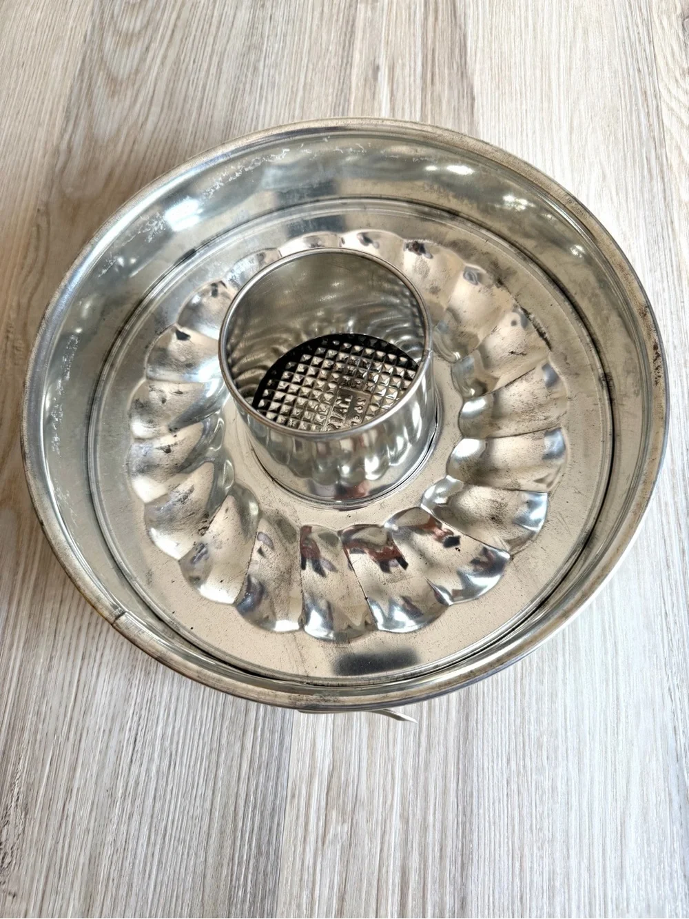Vintage Kaiser Springform Buckle 10” Bundt Tube Cake Pan with Removable Base
